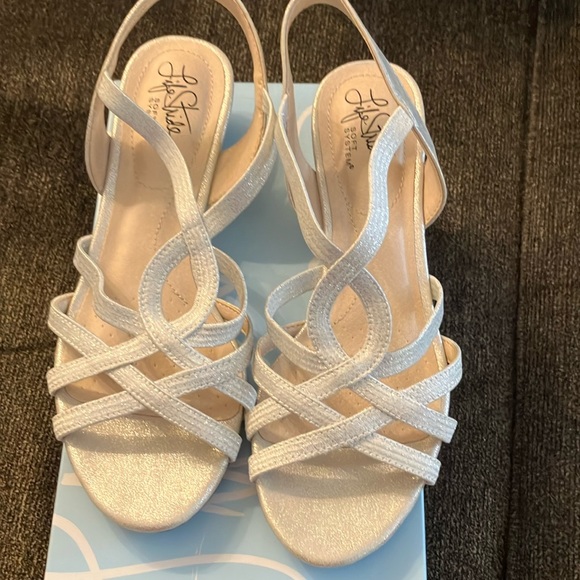 Life Stride Shoes - Woman’s life stride silver sandals w/ 1 1/2 “ wedge worn 2x
